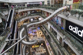 What should be the ideal shopping center for generations X and Y